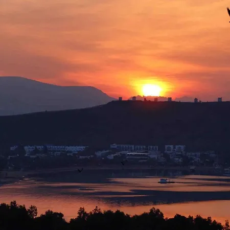 Luxury With Panoramic Sea View Willa